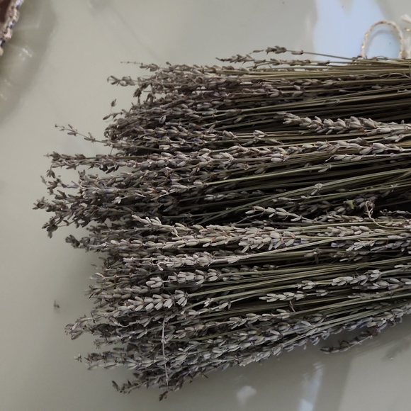 Last three bundles of Kentucky grown lavender - Picture 4 of 5